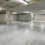 In Near Lifts, Cleaning Included Apartment