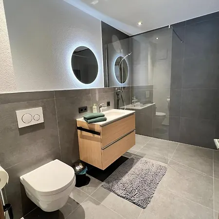 In Near Lifts, Cleaning Included * Solden