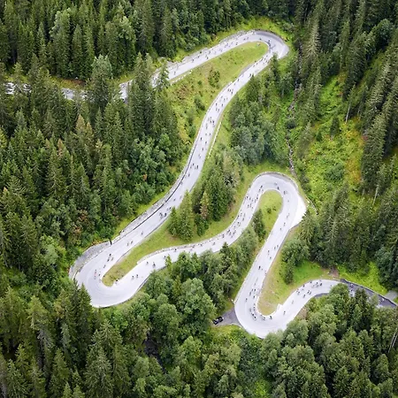 Apartment In Near Lifts, Cleaning Included