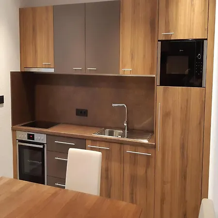 In Near Lifts, Cleaning Included 아파트 솔덴