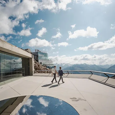 In Near Lifts, Cleaning Included Apartment