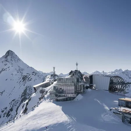 Apartment In Near Lifts, Cleaning Included