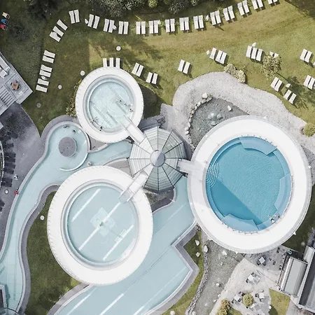 Apartment In Near Lifts, Cleaning Included Solden