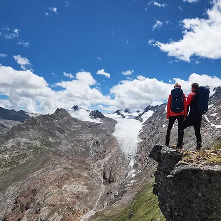 In Near Lifts, Cleaning Included Solden
