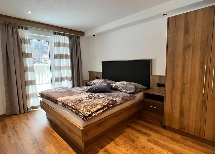 In Near Lifts, Cleaning Included Appartement *